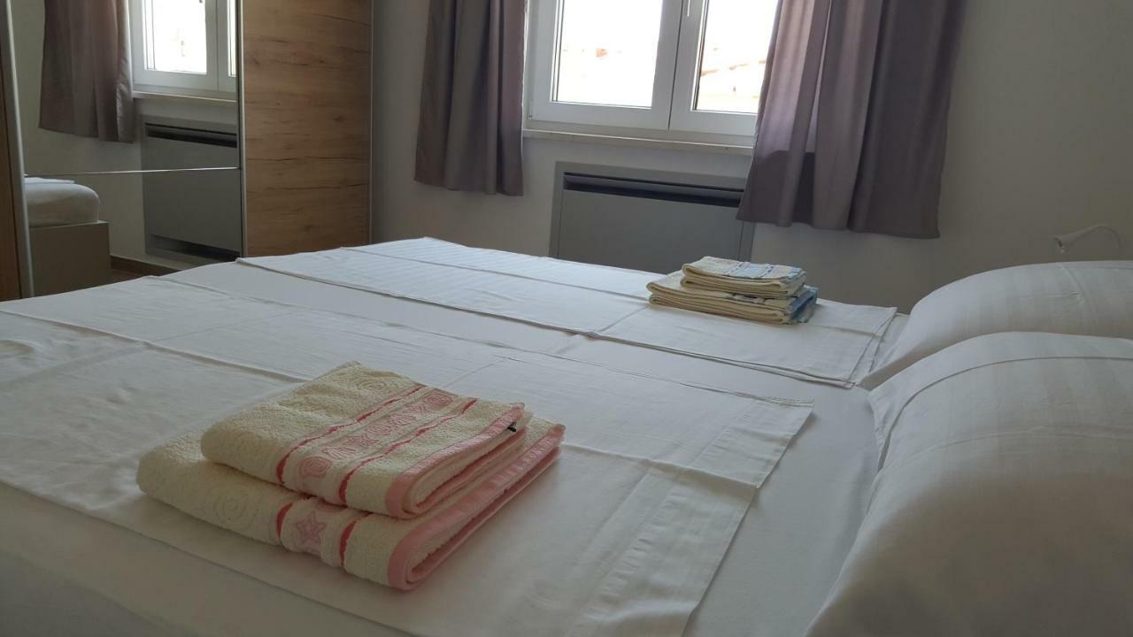 Apartmani Krajinovic 크르크 외부 사진